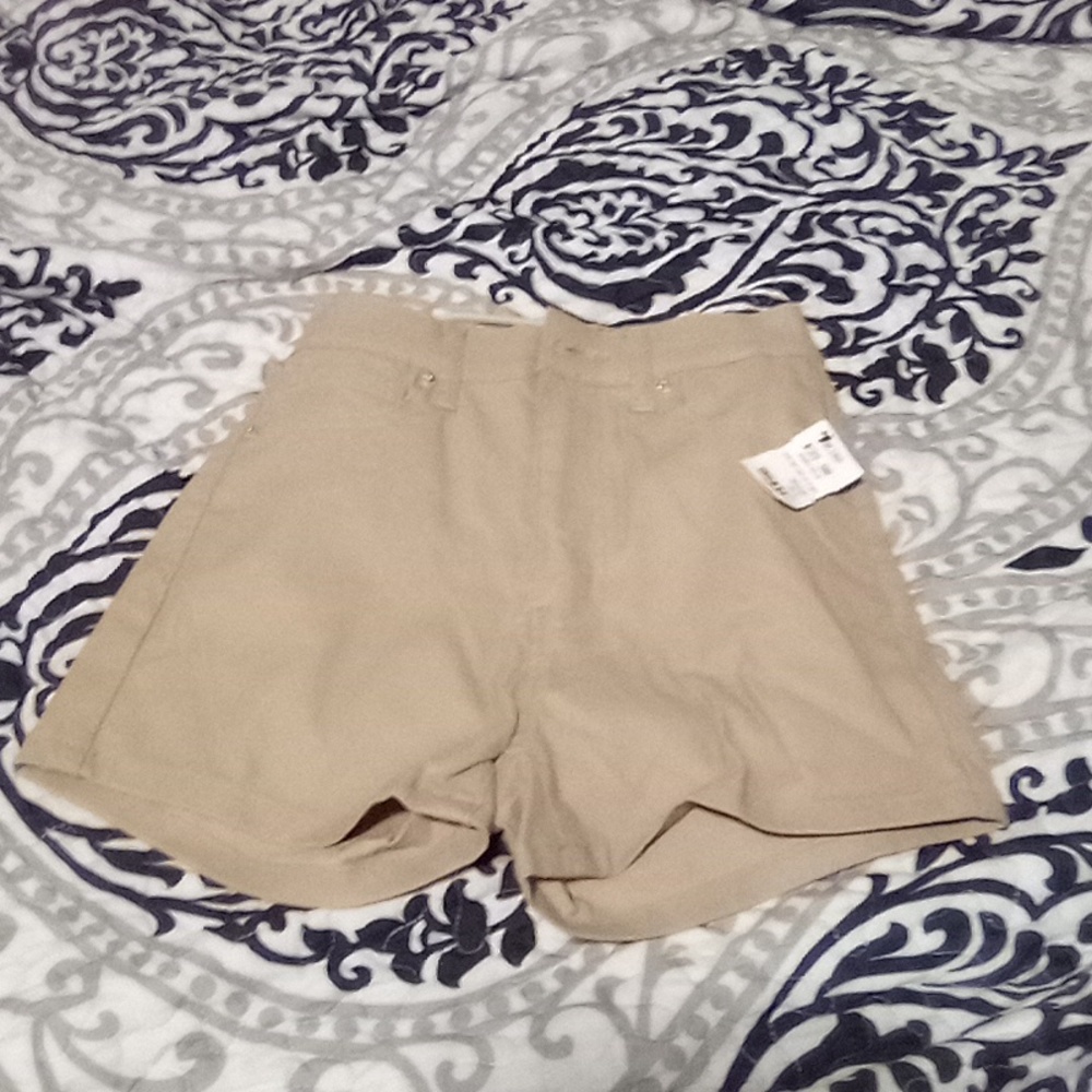 Woman's tan shorts size medium
